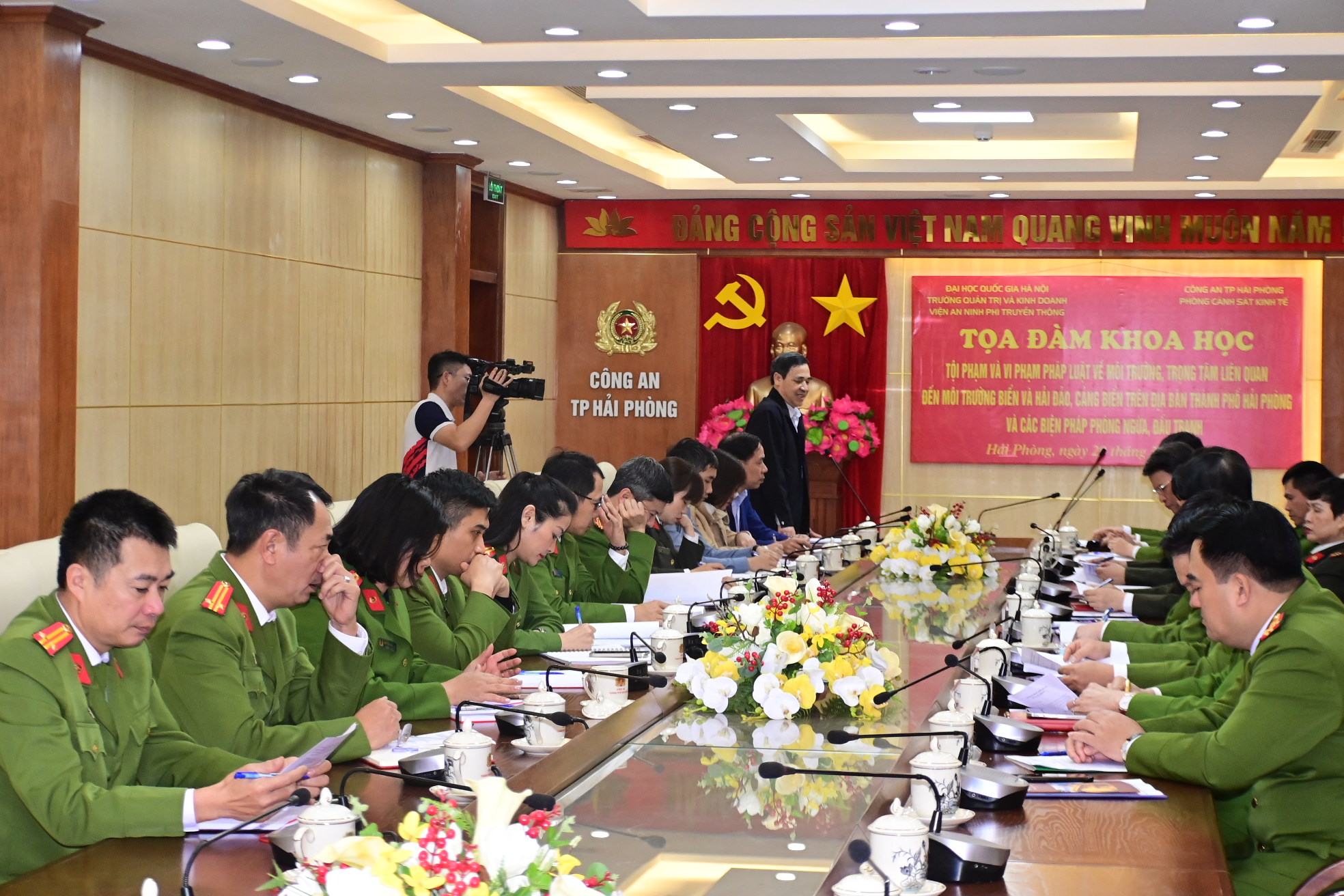 Hoàn thiện hệ thống pháp luật về ANTT góp phần xây dựng và hoàn thiện Nhà nước pháp quyền XHCN Việt Nam trong giai đoạn mới